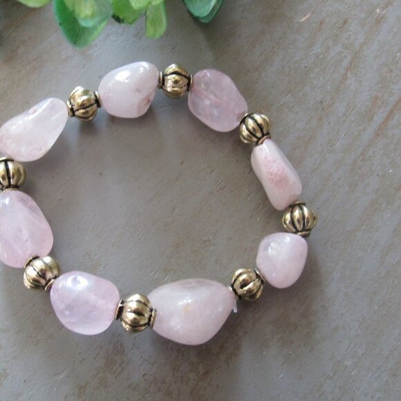 Pink Quartz and Gold/Brass Beaded Stretch Bracelet Handmade New - Picture 2 of 2